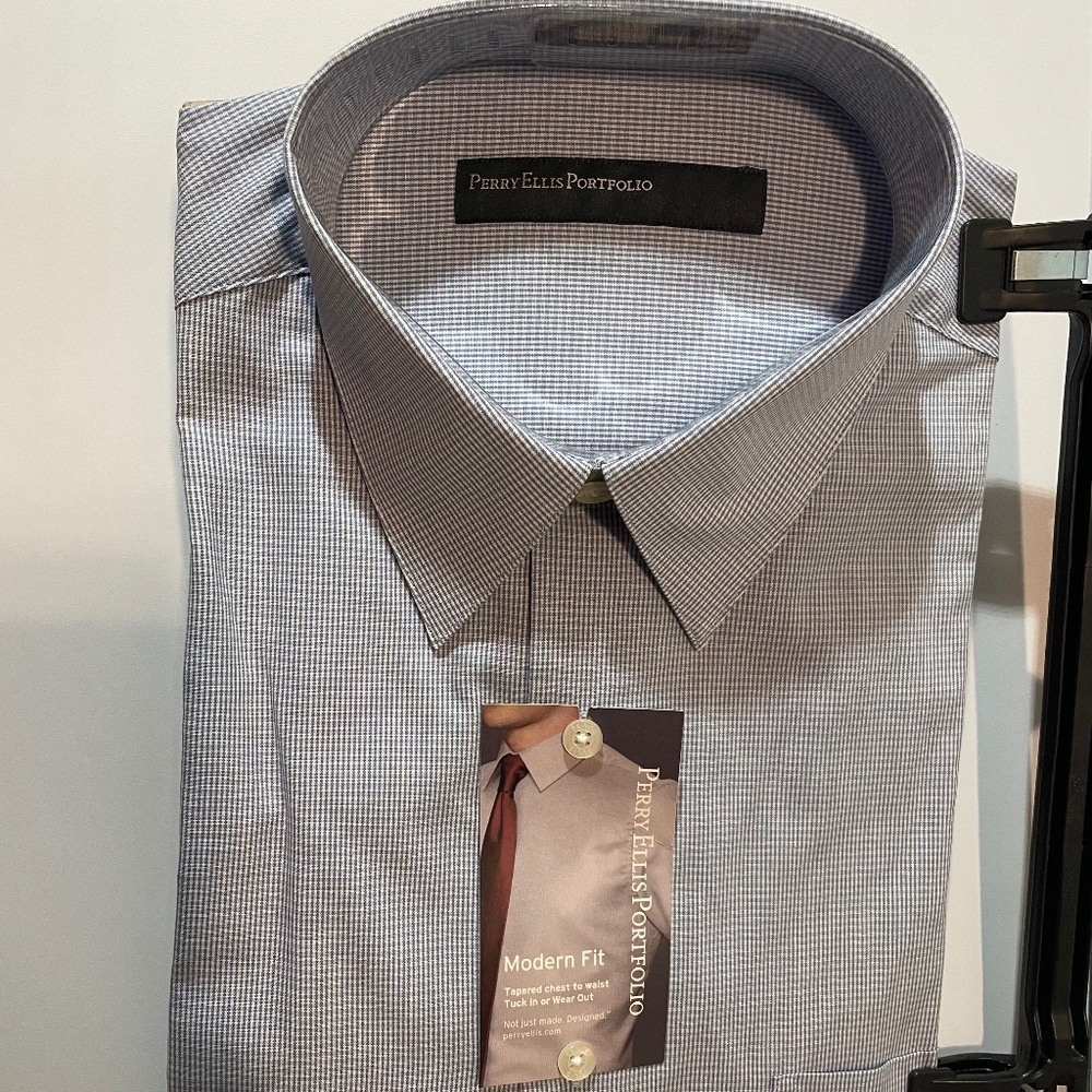 Men’s Perry Ellis dress shirt